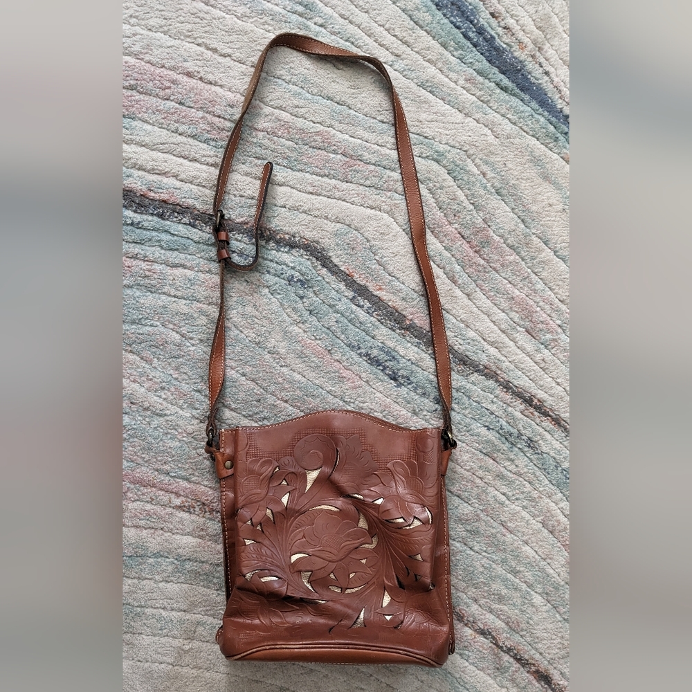 Patricia Nash crossbody leather bucket bag